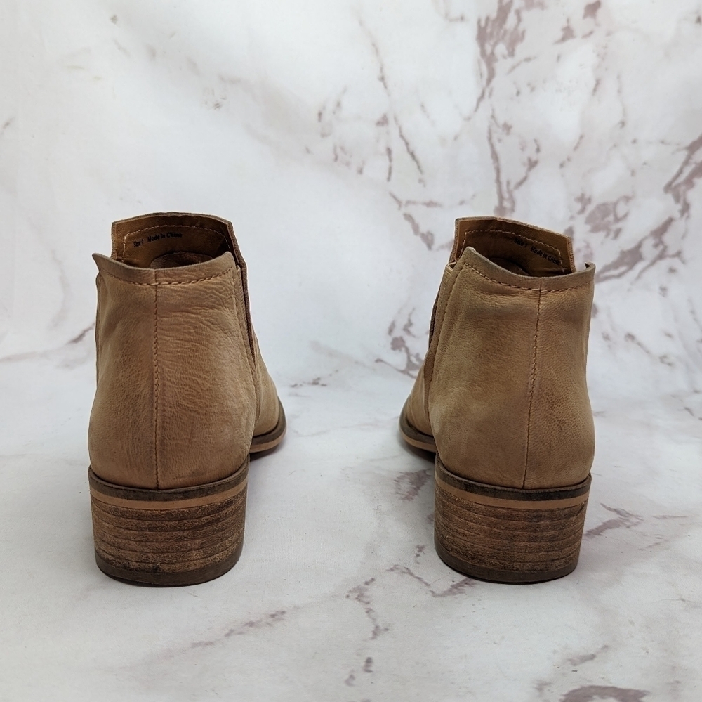 Dolce Vita Bootie Women 7 Ankle Nubuck Leather Brown Tan Chelsea Slip On Boot - Picture 3 of 11